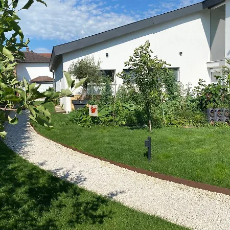 Le Clos Des Pommiers Fuji Holiday home Uffholtz